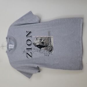 Zion National Park by Delta Gray Graphic Short Sleeve T-Shirt M
